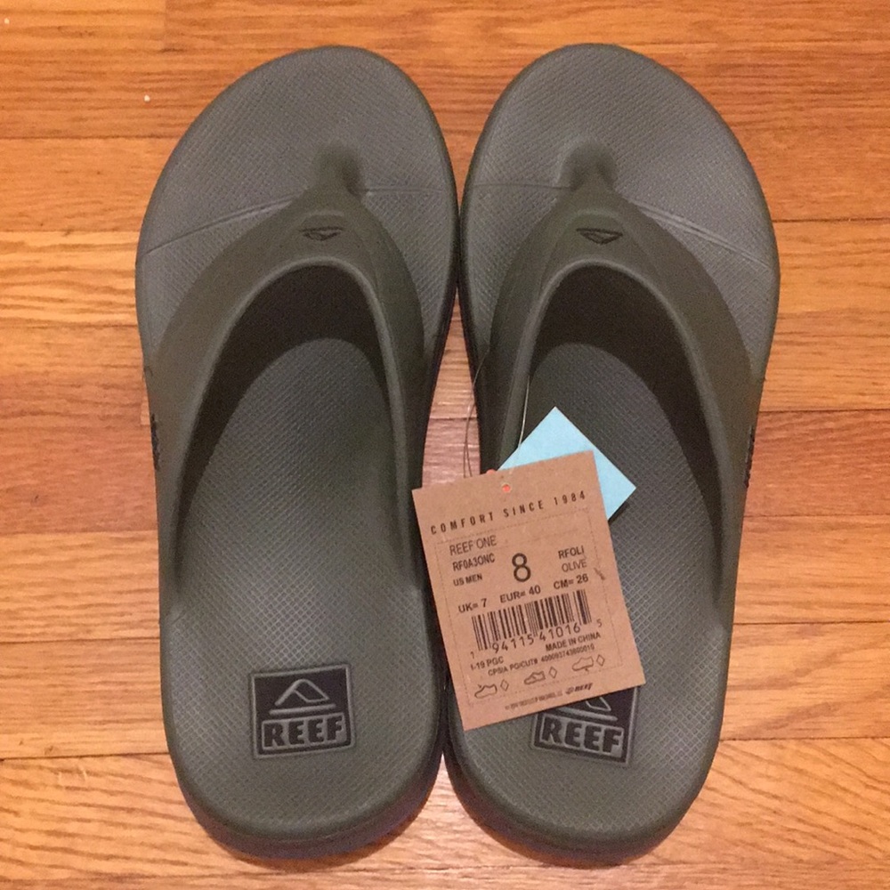 NWT Reef Men’s Size 8 One Flip Flops in Olive